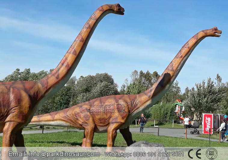 Grandes estatuas dinosaurios Omeisaurus